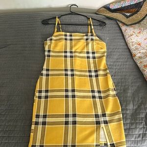 Yellow and black dress 💛🖤